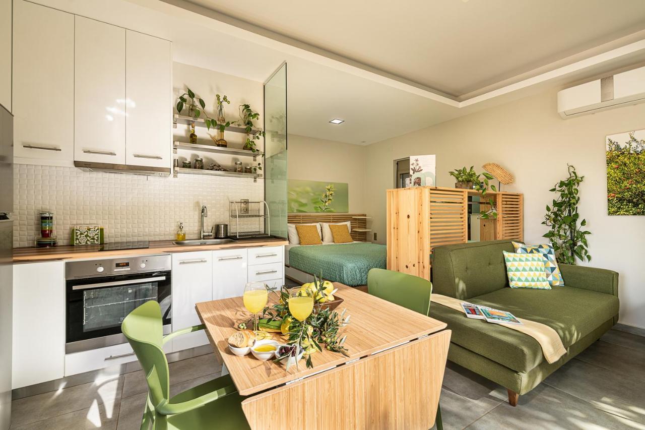 Olive Lemon Biophilic House & Lush Forest Garden Vámos Eksteriør billede