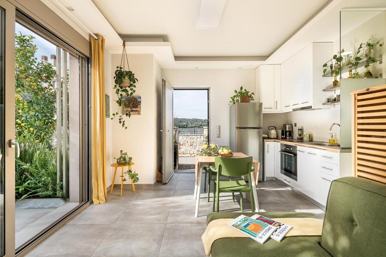 Olive Lemon Biophilic House & Lush Forest Garden Vámos Eksteriør billede